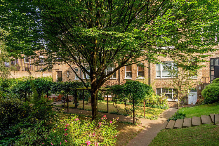 The Colonnades, Wilton Way