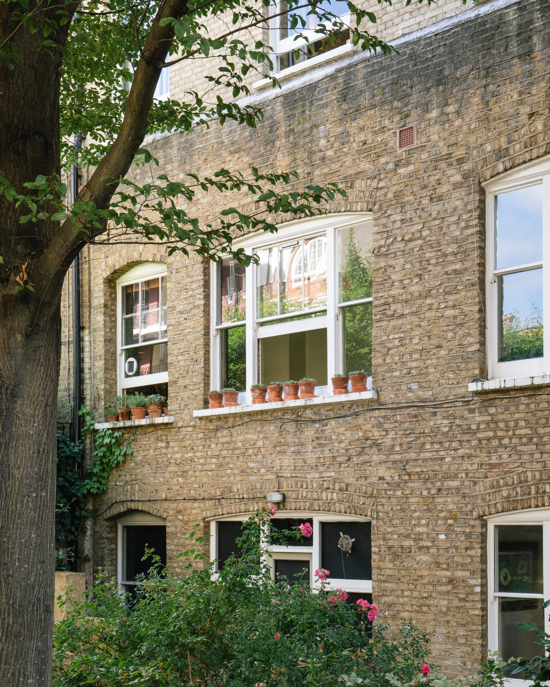 The Colonnades, Wilton Way