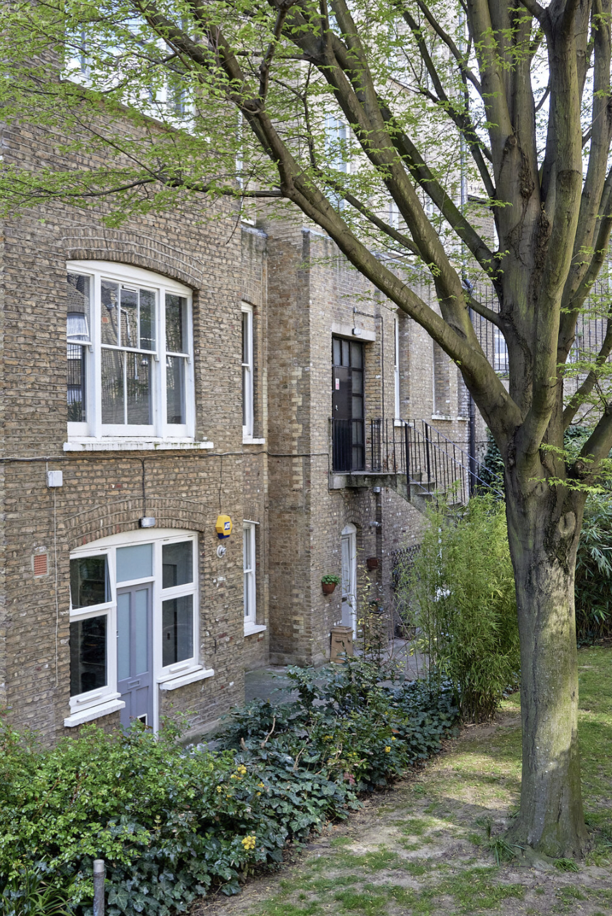 The Colonnades, Wilton Way